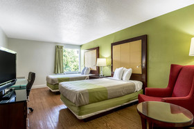 Econo Lodge Airport near Billy Graham Parkway