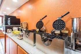 Studios & Suites 4 Less Charlotte