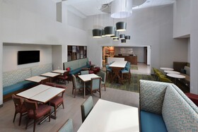 Hampton Inn & Suites by Hilton Charlotte North I 485