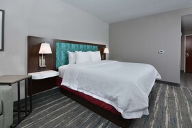 Hampton Inn & Suites by Hilton Charlotte North I 485