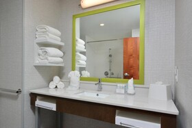 Hampton Inn & Suites by Hilton Charlotte North I 485