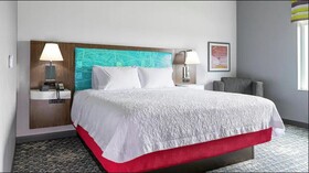 Hampton Inn & Suites by Hilton Charlotte North I 485