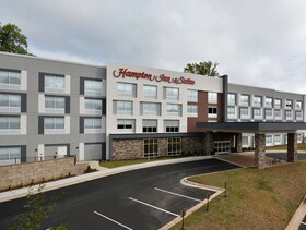 Hampton Inn & Suites by Hilton Charlotte North I 485