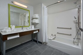 Hampton Inn & Suites by Hilton Charlotte North I 485