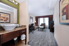 DoubleTree by Hilton Charlotte City Center