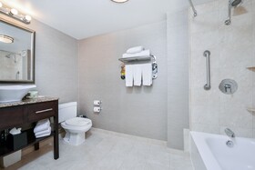 DoubleTree by Hilton Charlotte City Center