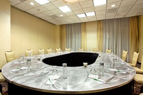 DoubleTree by Hilton Charlotte City Center