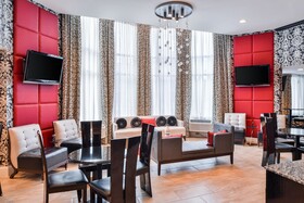 DoubleTree by Hilton Charlotte City Center