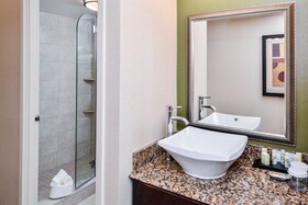 DoubleTree by Hilton Charlotte City Center