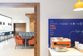 Holiday Inn Express & Suites Charlotte Airport Area