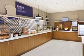 Holiday Inn Express & Suites Charlotte Airport Area