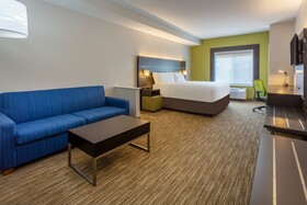 Holiday Inn Express & Suites Charlotte-Arrowood
