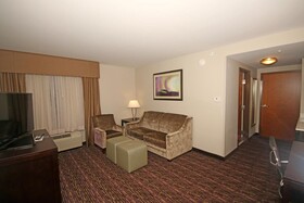 Holiday Inn Express & Suites Charlotte North