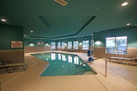 Holiday Inn Express & Suites Charlotte North