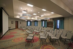 Holiday Inn Express & Suites Charlotte North