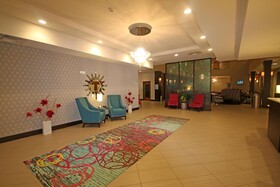 Holiday Inn Express & Suites Charlotte North
