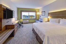 Holiday Inn Express & Suites Charlotte Southwest