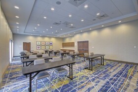Holiday Inn Express & Suites Charlotte Southwest