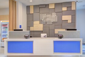 Holiday Inn Express & Suites Charlotte Southwest