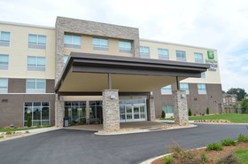 Holiday Inn Express & Suites University Research Park