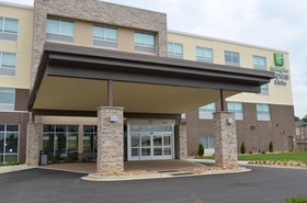 Holiday Inn Express & Suites University Research Park