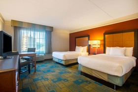 La Quinta Inn & Suites by Wyndham Charlotte Airport South