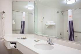 La Quinta Inn & Suites by Wyndham Charlotte Airport South