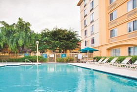 La Quinta Inn & Suites by Wyndham Charlotte Airport South
