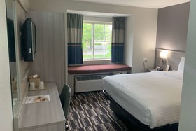 Microtel Inn & Suites by Wyndham Charlotte Airport