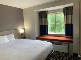 Microtel Inn & Suites by Wyndham Charlotte Airport