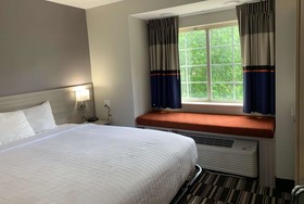 Microtel Inn & Suites by Wyndham Charlotte Airport