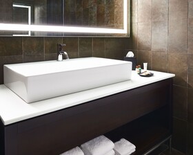 Sheraton Charlotte Hotel