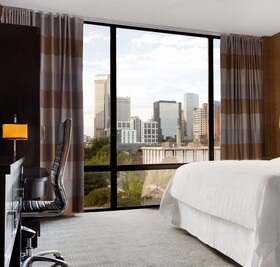 Sheraton Charlotte Hotel