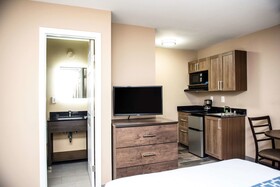 Suburban Studios Charlotte-Ballantyne