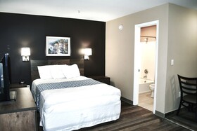 Suburban Studios Charlotte-Ballantyne