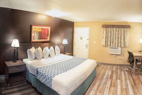 Suburban Studios Charlotte-Ballantyne