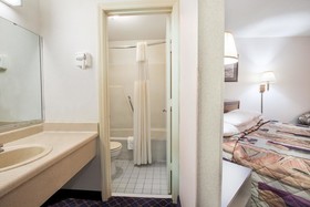 Motel 6 Charlotte NC-Northlake