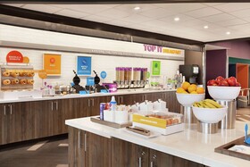 Tru by Hilton Charlotte Ayrsley