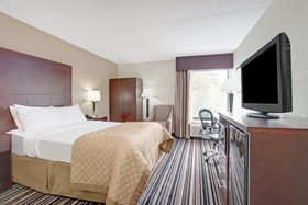 Wyndham Garden Charlotte Executive Park