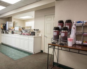 Super 8 by Wyndham Cherokee