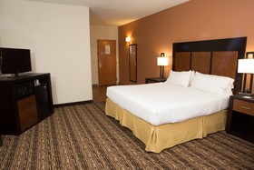 Holiday Inn Express & Suites Cherokee / Casino