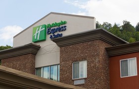Holiday Inn Express & Suites Cherokee / Casino