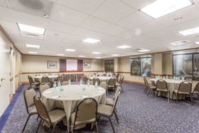 Wingate by Wyndham Charlotte Speedway/Concord