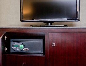DoubleTree by Hilton Hotel Raleigh-Durham Airport at Research Triangle Park