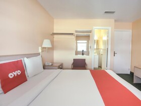 Hotel Durham West Hills by OYO Rooms