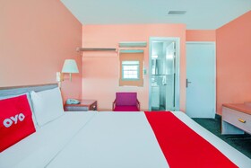 Hotel Durham West Hills by OYO Rooms