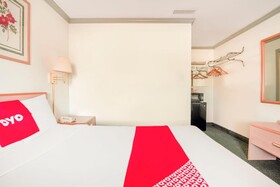Hotel Durham West Hills by OYO Rooms