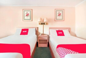 Hotel Durham West Hills by OYO Rooms