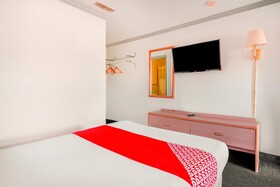 Hotel Durham West Hills by OYO Rooms
