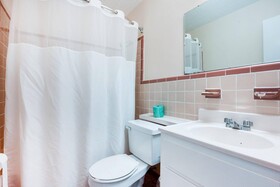 Hotel Durham West Hills by OYO Rooms